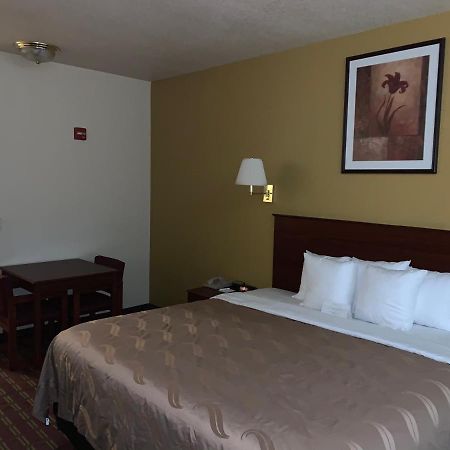 Holiday Inn Express - Wichita North - Park City By Ihg מראה חיצוני תמונה