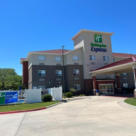 Holiday Inn Express - Wichita North - Park City By Ihg מראה חיצוני תמונה